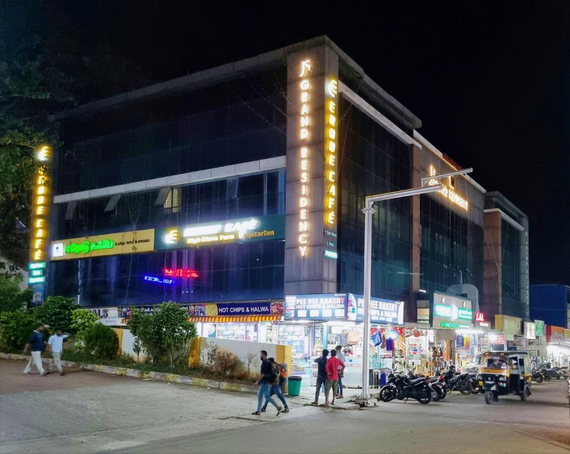 Js Grand Residency Hotel Palakkad Kültér fotó
